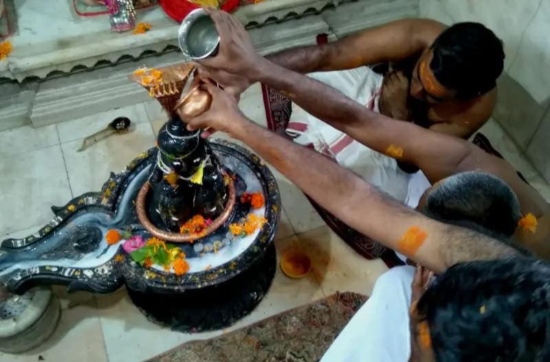 Trimbakeshwar Ganga Jal Abhishek at Trimbakeshwar Jyotirlinga